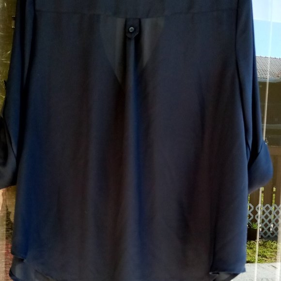 Torrid Harper Black Woman's Light roll tab 3/4 sleeve career blouse Size 2 - Picture 2 of 5
